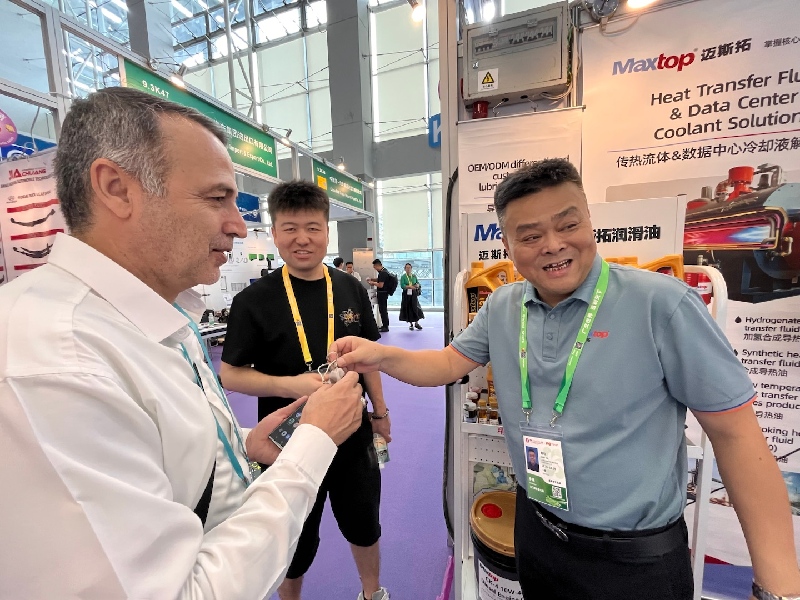 maxtop-heat-transfer-fluid-data-center-coolant.jpg